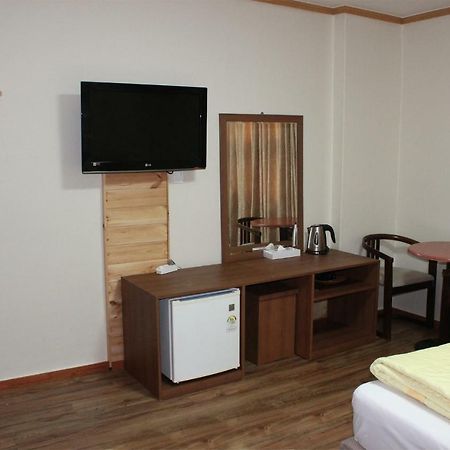 Hyundai Tourist Hotel Jeju Buitenkant foto